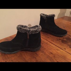 Khombu “Gracie” boots